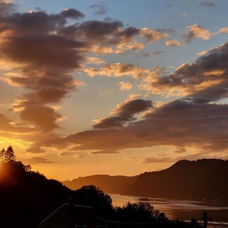 Nydelig Beliggenhet, Fjord Utsikt - Elegant Rom Hotel Bergen Luaran gambar